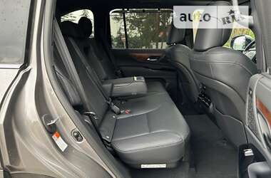Внедорожник / Кроссовер Lexus LX 2023 в 