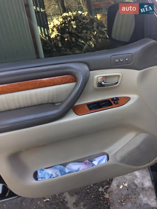 Lexus LX 2003