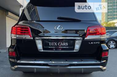 Внедорожник / Кроссовер Lexus LX 2013 в 