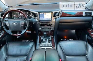 Внедорожник / Кроссовер Lexus LX 2013 в 