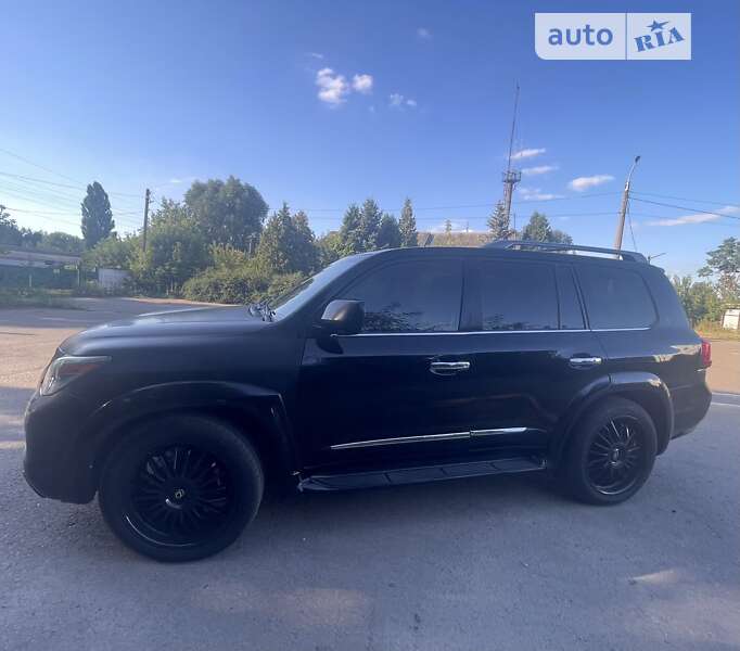 Lexus LX 2011