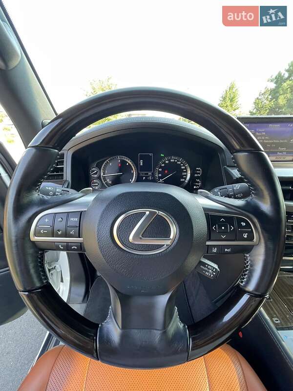 Позашляховик / Кросовер Lexus LX 2017 в Києві