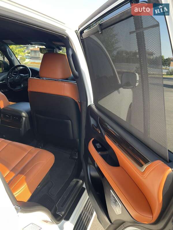 Позашляховик / Кросовер Lexus LX 2017 в Києві