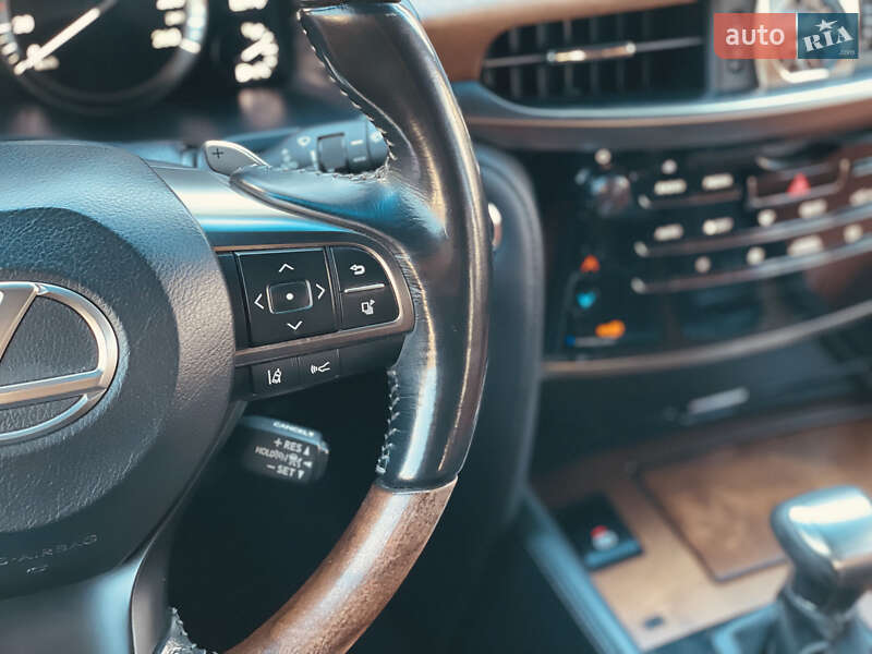 Внедорожник / Кроссовер Lexus LX 2016 в Одессе