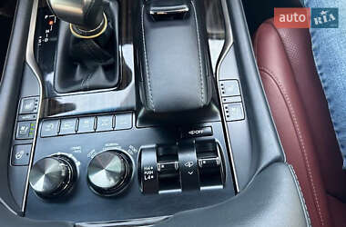 Внедорожник / Кроссовер Lexus LX 2019 в 