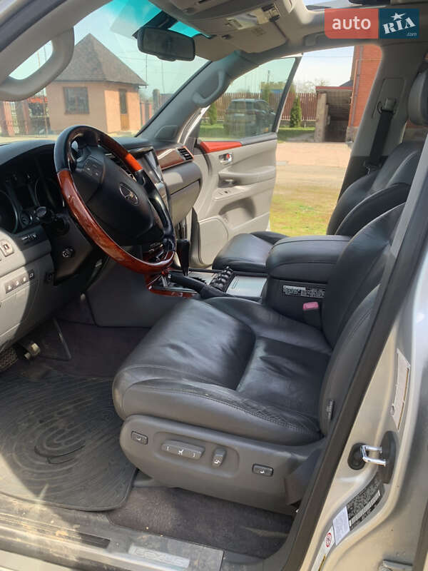 Внедорожник / Кроссовер Lexus LX 2008 в Ровно