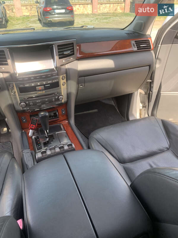 Внедорожник / Кроссовер Lexus LX 2008 в Ровно