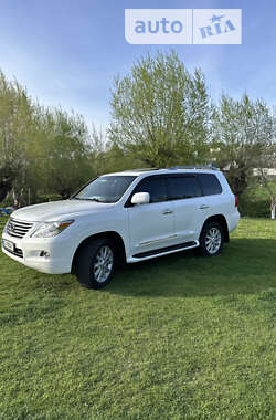 Внедорожник / Кроссовер Lexus LX 2008 в Черновцах