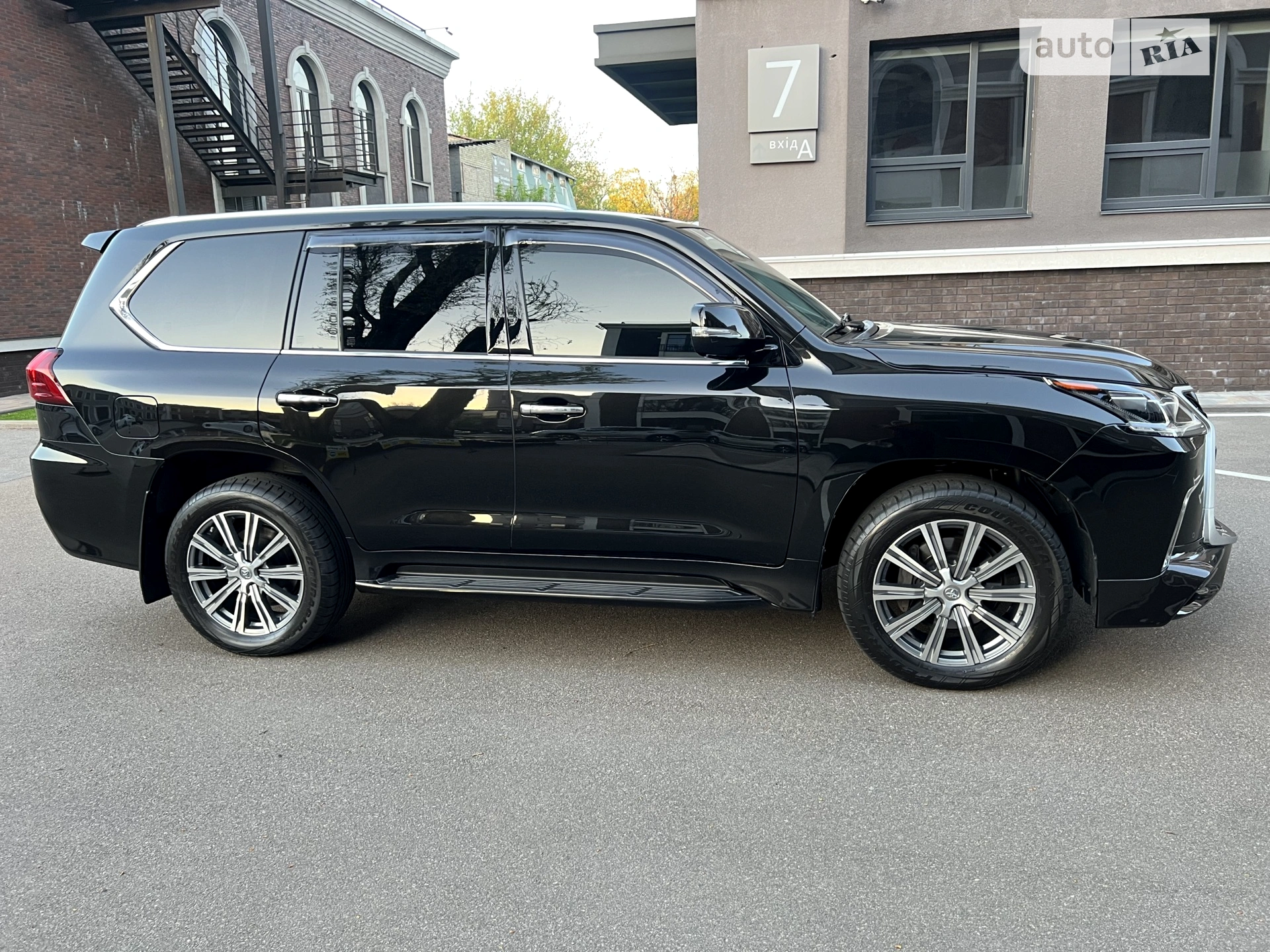 2017 Lexus LX - мініатюра 8