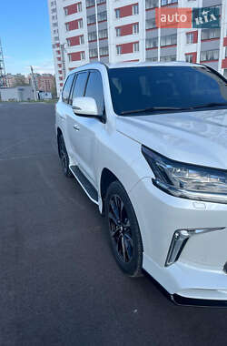 Позашляховик / Кросовер Lexus LX 2017 в 