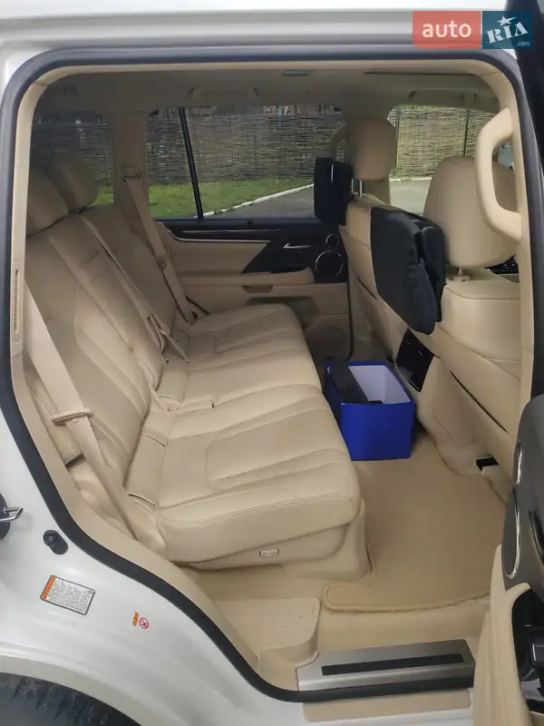 Lexus LX 2016