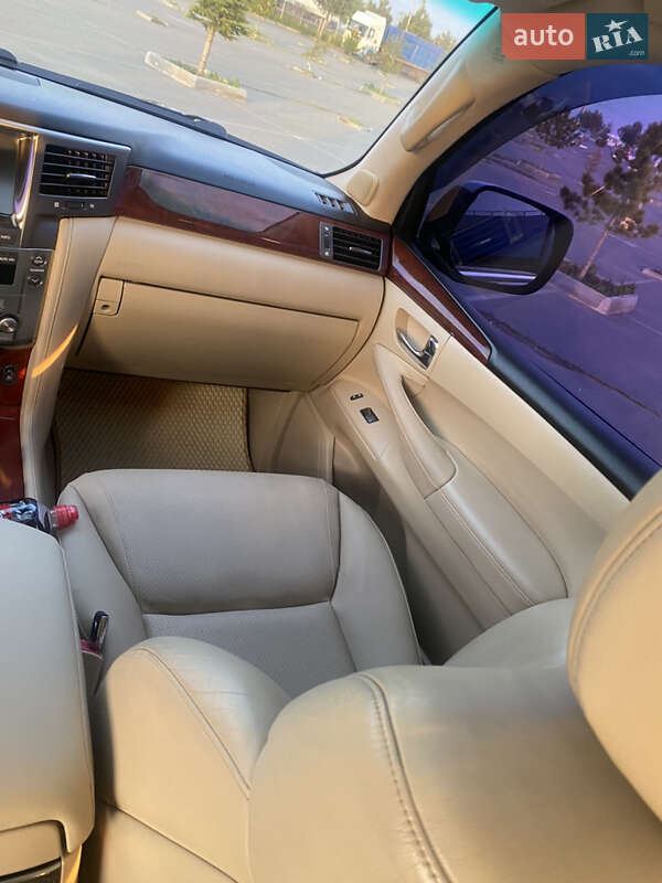 Внедорожник / Кроссовер Lexus LX 2008 в Одессе фото 25 Внедорожник / Кроссовер Lexus LX 2008 в Одессе