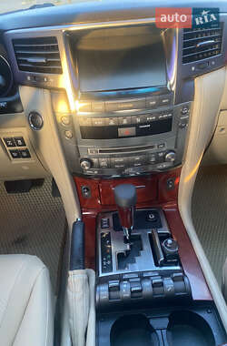 Внедорожник / Кроссовер Lexus LX 2008 в 