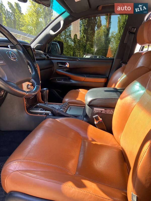 Позашляховик / Кросовер Lexus LX 2011 в Києві