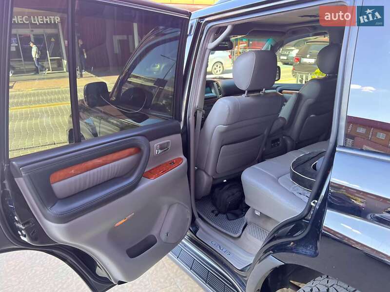 Позашляховик / Кросовер Lexus LX 2004 в Львові
