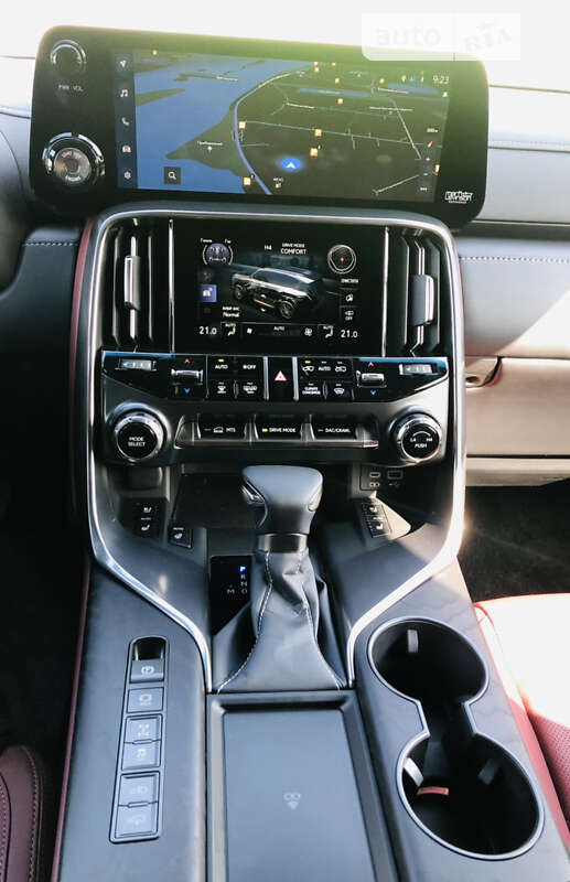 Позашляховик / Кросовер Lexus LX 2024 в Києві