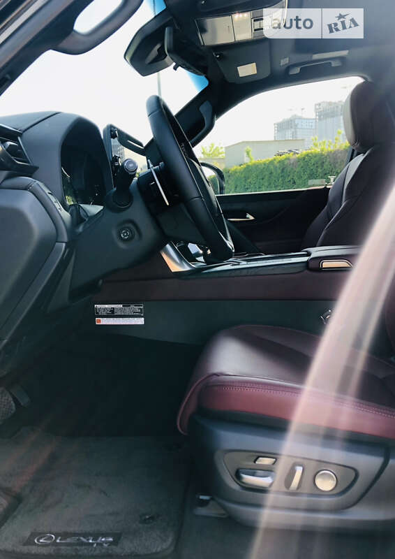 Позашляховик / Кросовер Lexus LX 2024 в Києві