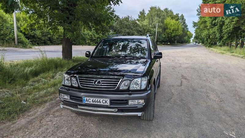 Lexus LX 2000