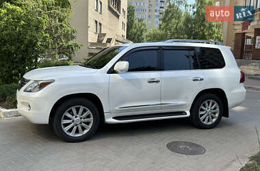 Lexus LX 2008