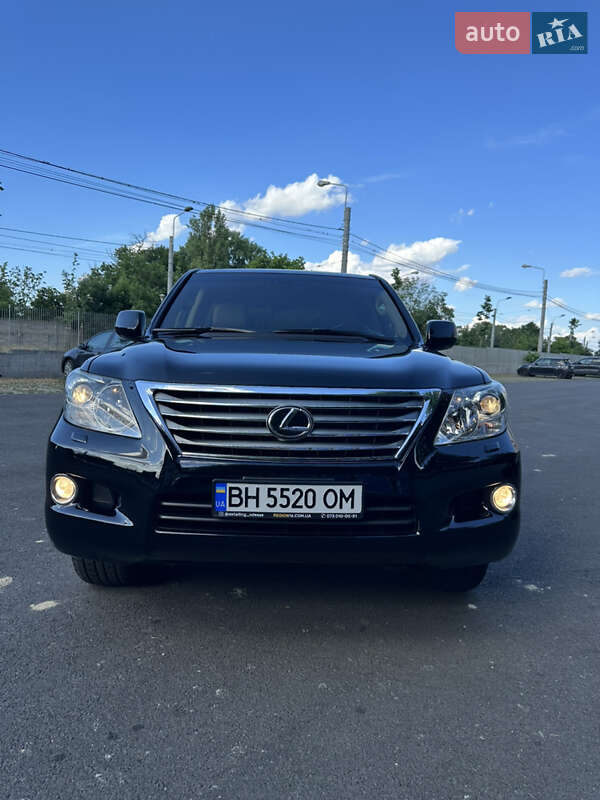 Внедорожник / Кроссовер Lexus LX 2010 в Одессе