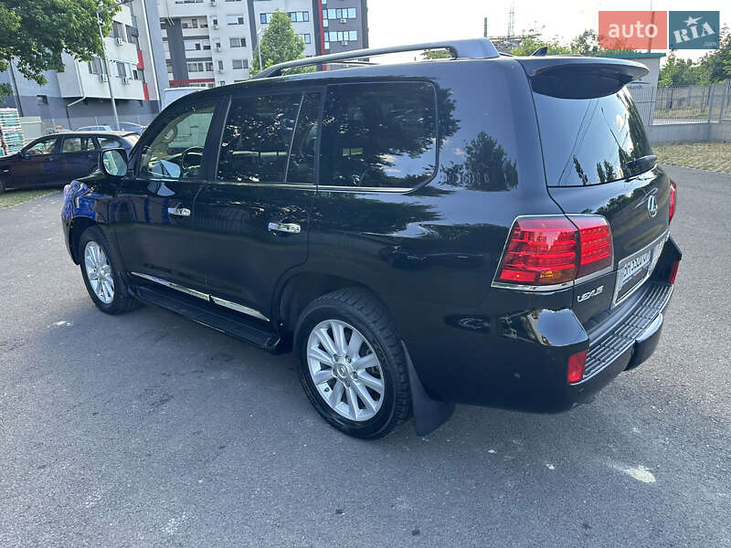 Lexus LX 2010