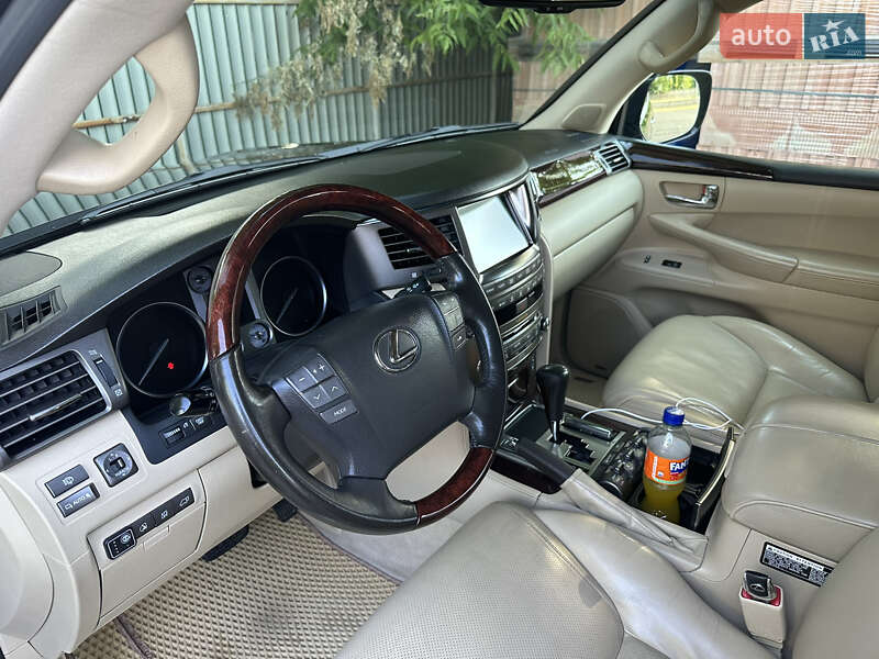 Внедорожник / Кроссовер Lexus LX 2010 в Одессе
