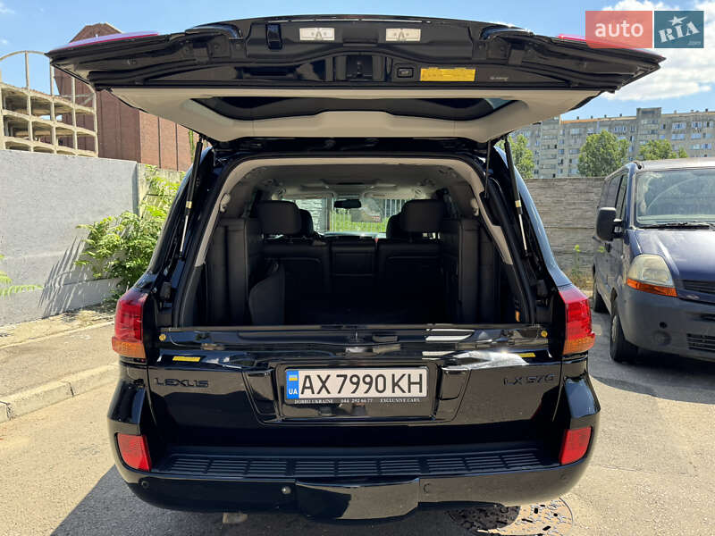 Позашляховик / Кросовер Lexus LX 2008 в Харкові