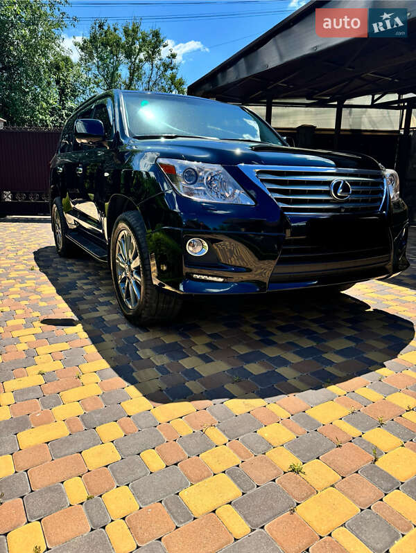 Позашляховик / Кросовер Lexus LX 2011 в Києві