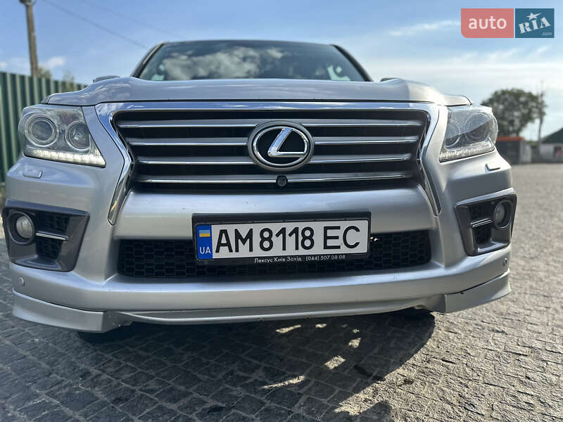 Позашляховик / Кросовер Lexus LX 2012 в Житомирі