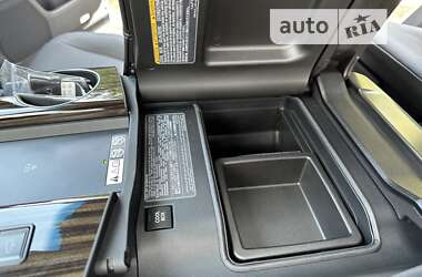 Внедорожник / Кроссовер Lexus LX 2022 в 