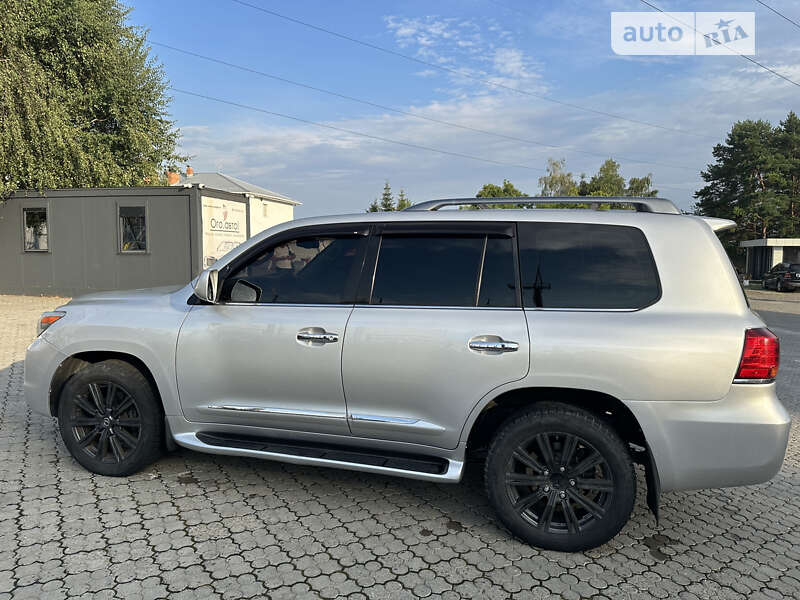 Позашляховик / Кросовер Lexus LX 2008 в Чернівцях