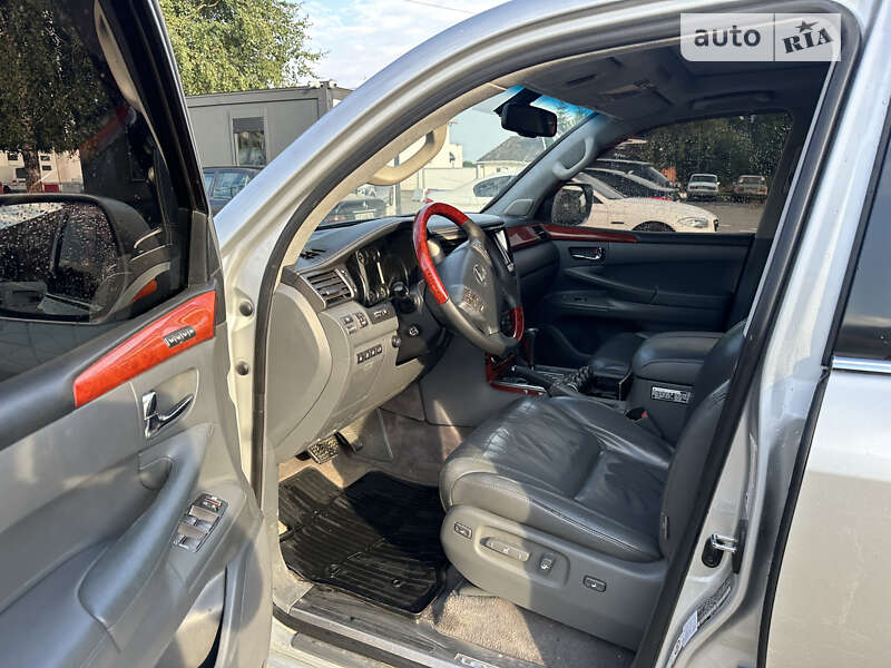 Позашляховик / Кросовер Lexus LX 2008 в Чернівцях