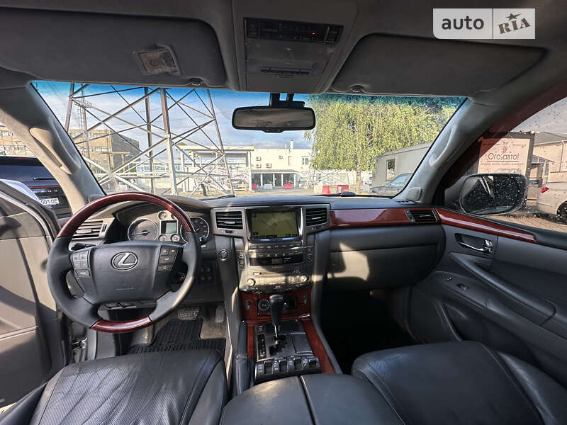 Позашляховик / Кросовер Lexus LX 2008 в Чернівцях