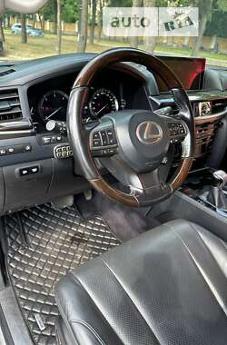 Внедорожник / Кроссовер Lexus LX 2017 в 