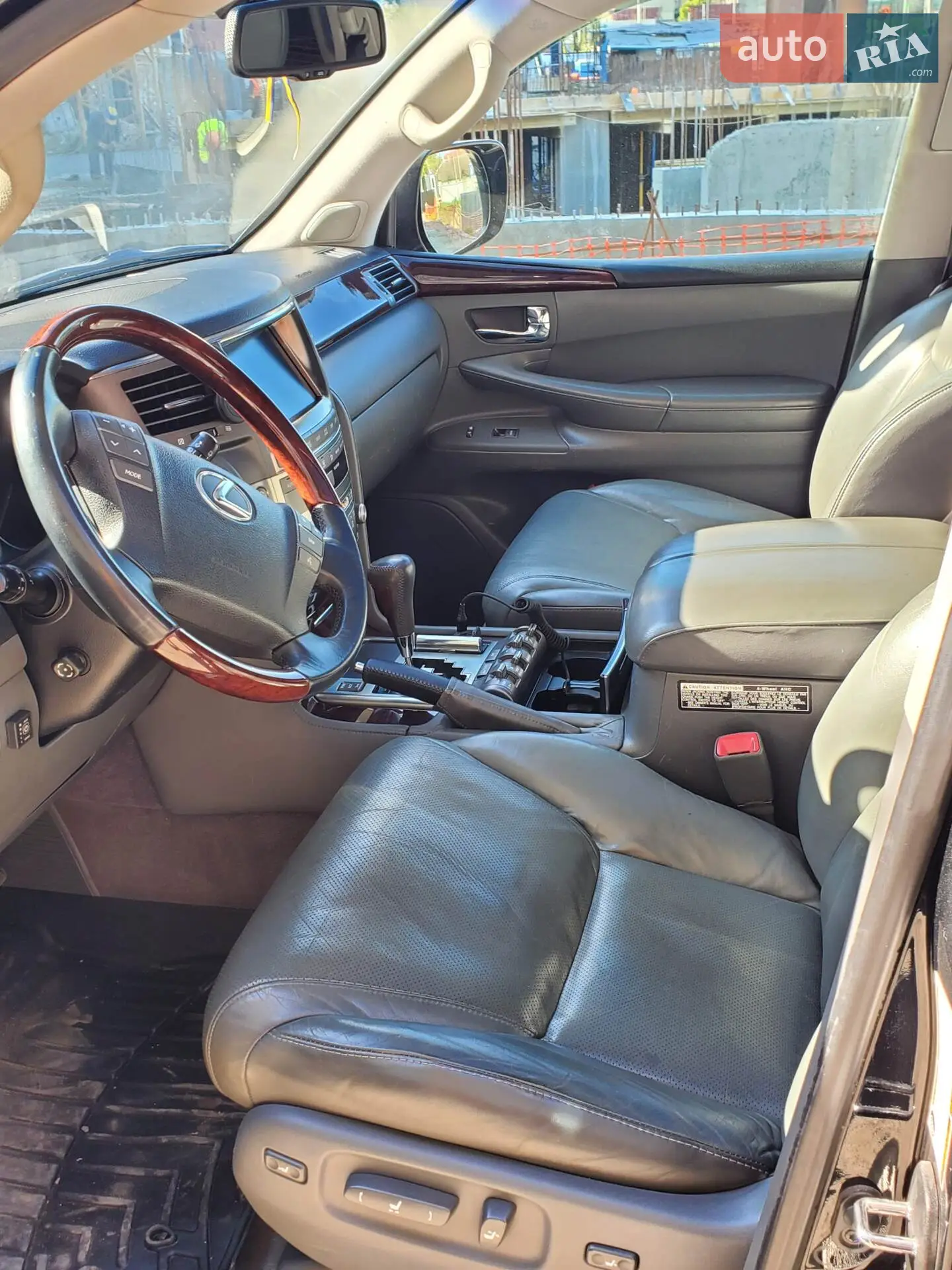 2010 Lexus LX - мініатюра 8