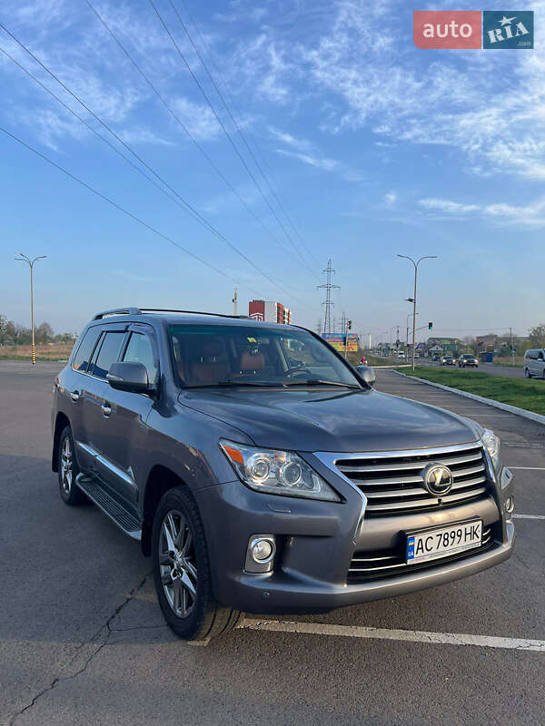 Позашляховик / Кросовер Lexus LX 2013 в Луцьку