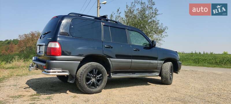 Позашляховик / Кросовер Lexus LX 2004 в Чернівцях