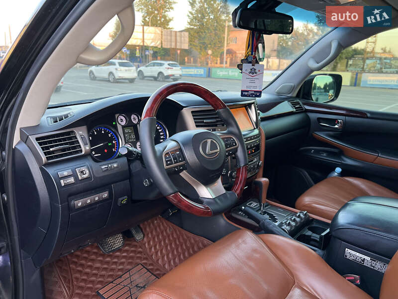 Внедорожник / Кроссовер Lexus LX 2011 в Тернополе