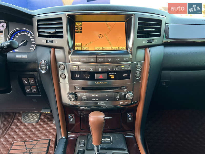 Внедорожник / Кроссовер Lexus LX 2011 в Тернополе