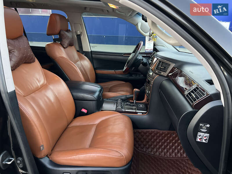 Внедорожник / Кроссовер Lexus LX 2011 в Тернополе