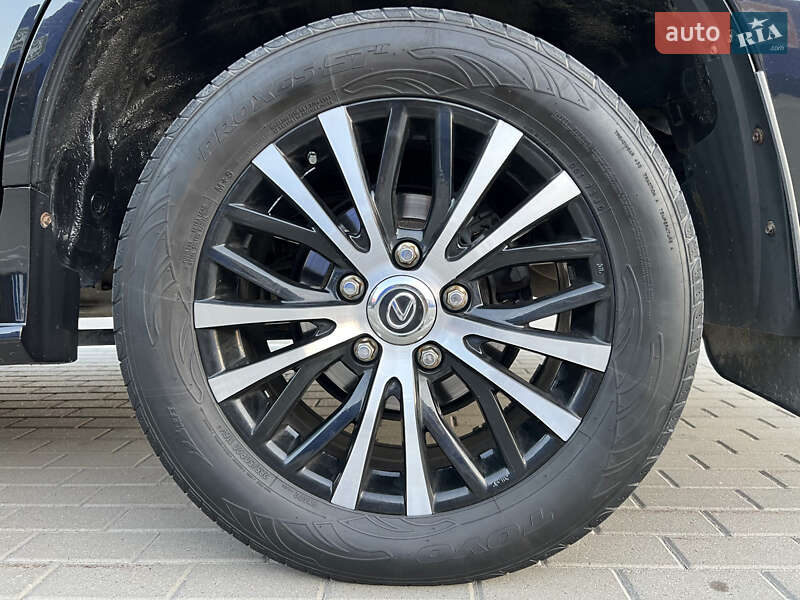 Внедорожник / Кроссовер Lexus LX 2011 в Тернополе