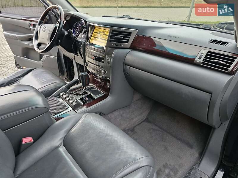 Позашляховик / Кросовер Lexus LX 2010 в Дрогобичі