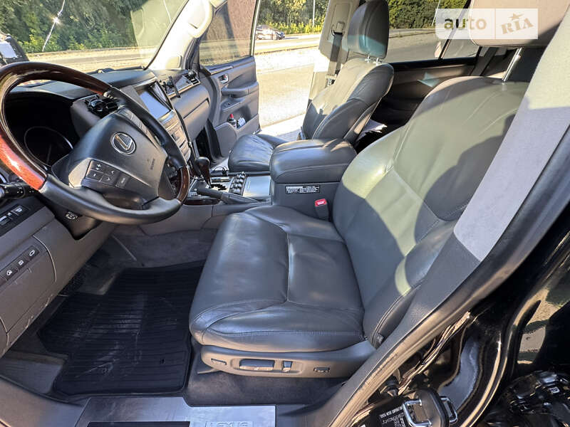 Позашляховик / Кросовер Lexus LX 2010 в Дніпрі