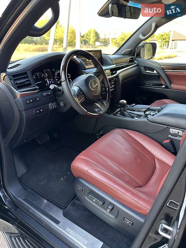 Позашляховик / Кросовер Lexus LX 2017 в Києві