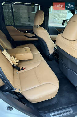 Внедорожник / Кроссовер Lexus LX 2022 в 