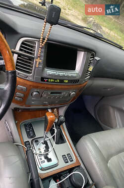 Внедорожник / Кроссовер Lexus LX 2004 в 