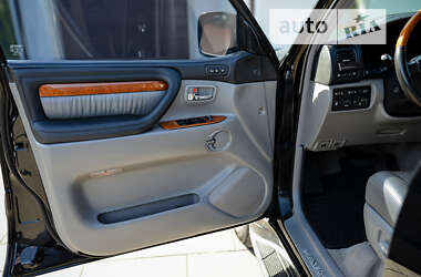 Позашляховик / Кросовер Lexus LX 2006 в 
