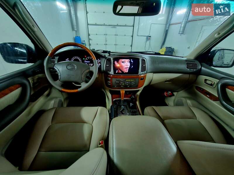 Внедорожник / Кроссовер Lexus LX 2003 в Львове