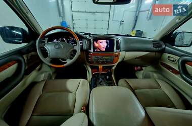 Внедорожник / Кроссовер Lexus LX 2003 в 