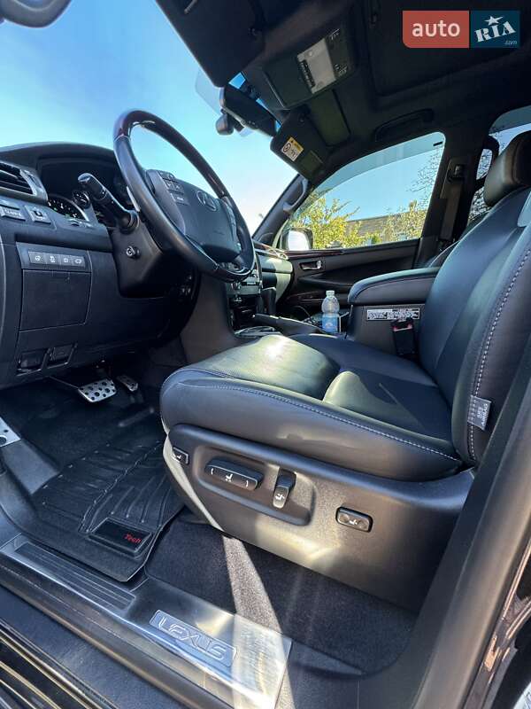 Внедорожник / Кроссовер Lexus LX 2014 в Сарнах
